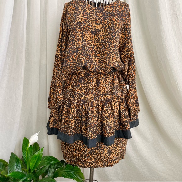 1980s Vintage St. Gillian Silk Leopard Print Dolman Sleeve Dress - Picture 3 of 14